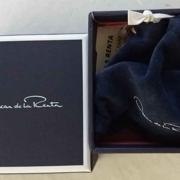 NEW - Oscar de la Renta Women's Classic Short Tassel C Earrings - Picture 7 of 8